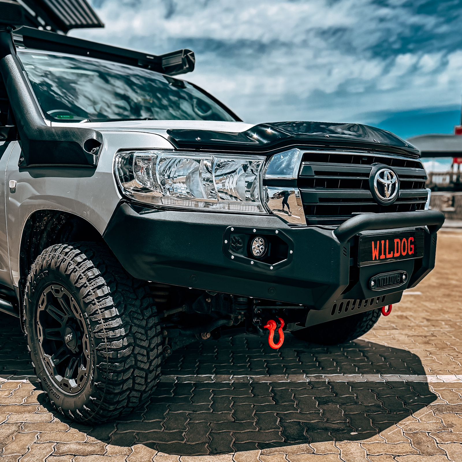 Toyota Land Cruiser 200 Series Facelift Wildog K9 Replacement Front Bumper (Nudge incl) Secondary image