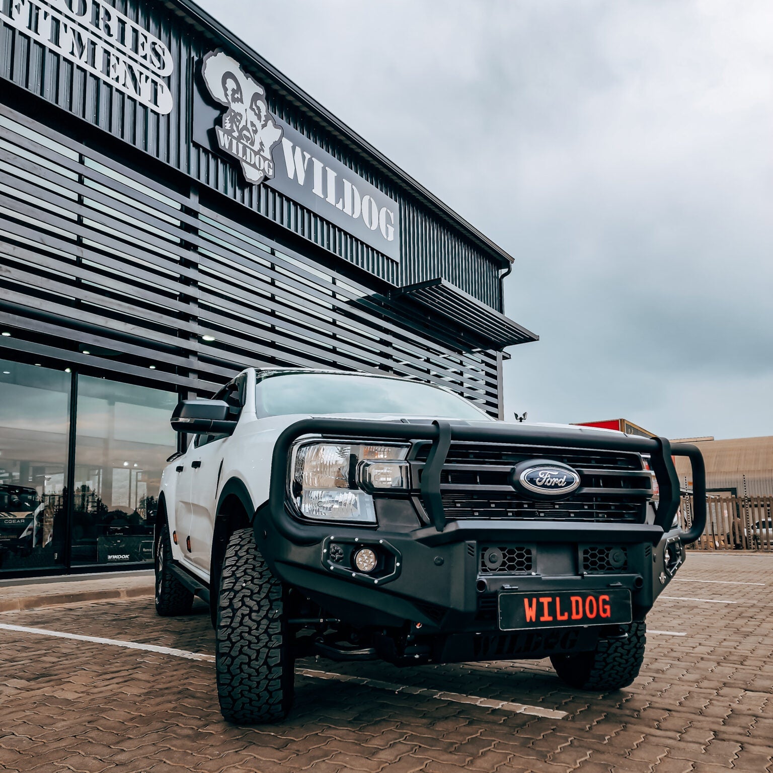 Ford Ranger Next Gen Wildog Hunter Replacement Front Bumper (Nudge and Bash plate incl) Secondary image