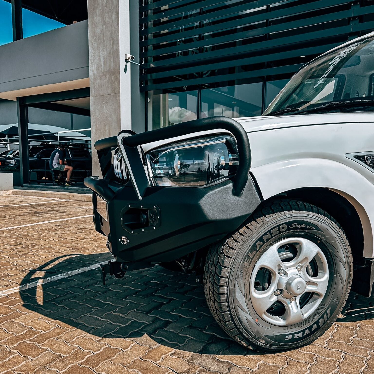 Mahindra Pik Up Wildog Hunter Front Bumper Secondary image