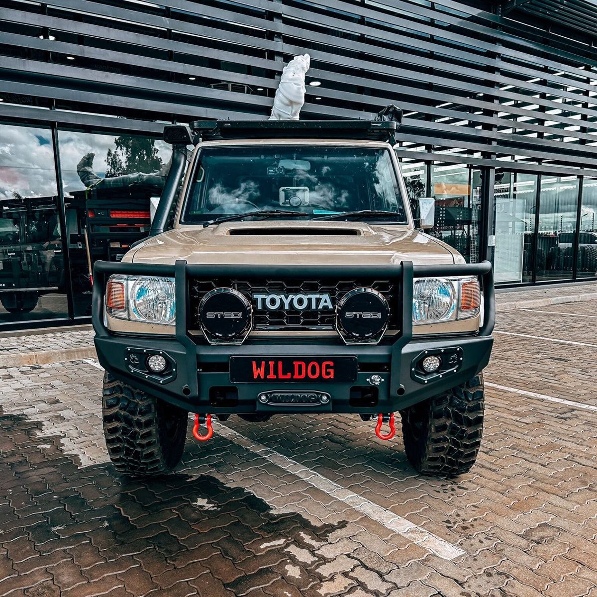 Toyota LC 76 & 79 Pre Facelift Wildog Hunter Replacement Front Bumper Main image