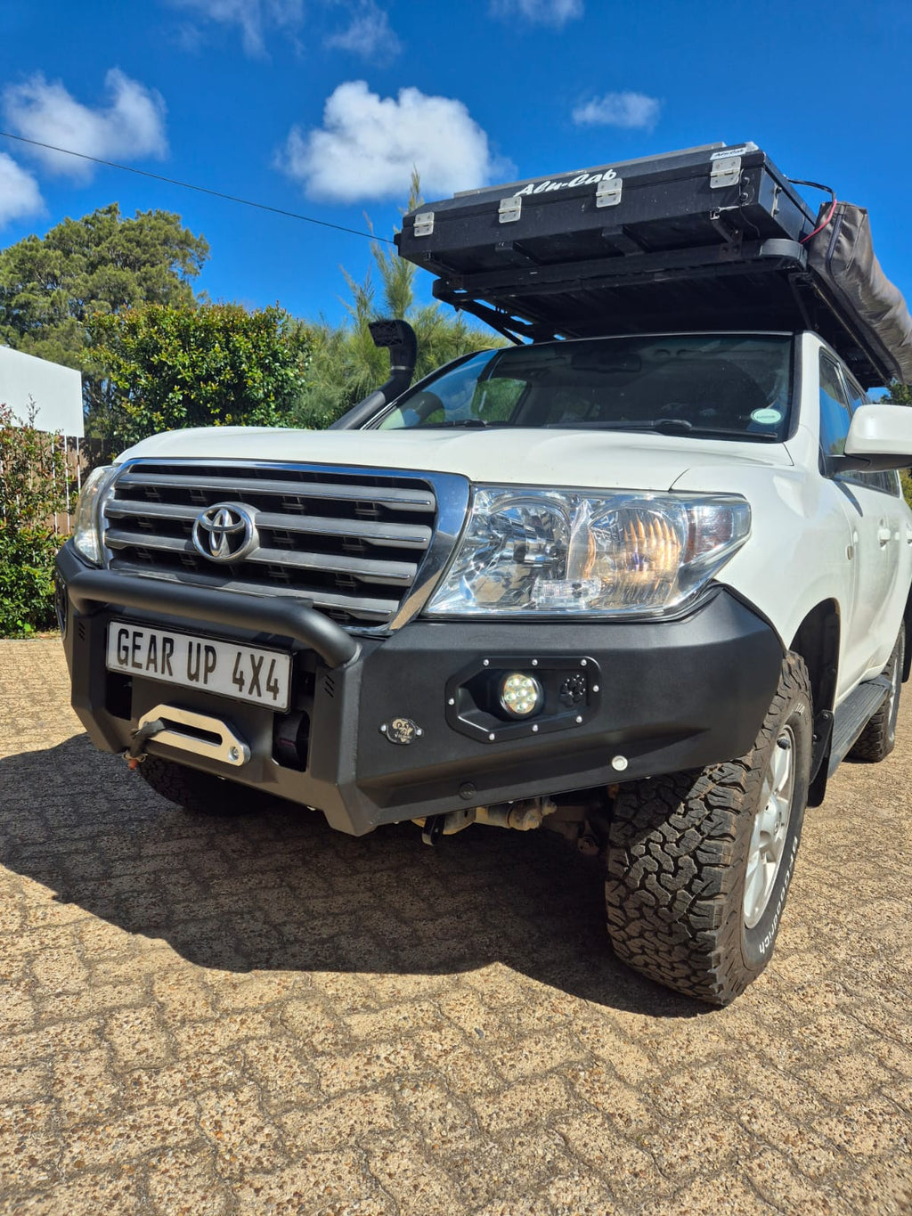 Toyota Land Cruiser 200 Pre-Facelift Wildog K9 Replacement Front Bumper (Nudge incl)