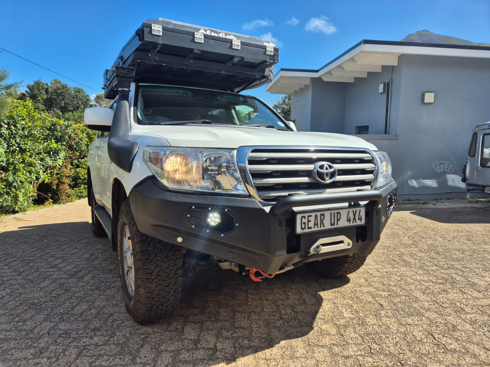Toyota Land Cruiser 200 Pre-Facelift Wildog K9 Replacement Front Bumper (Nudge incl) Secondary image
