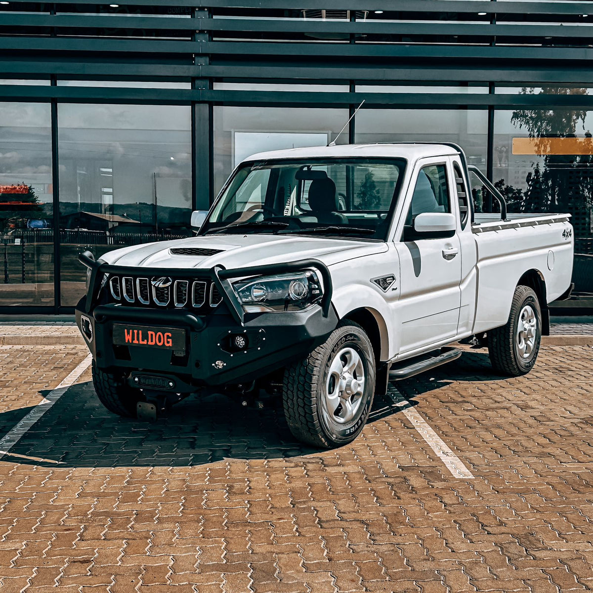 Mahindra Pik Up Wildog Hunter Front Bumper Main image
