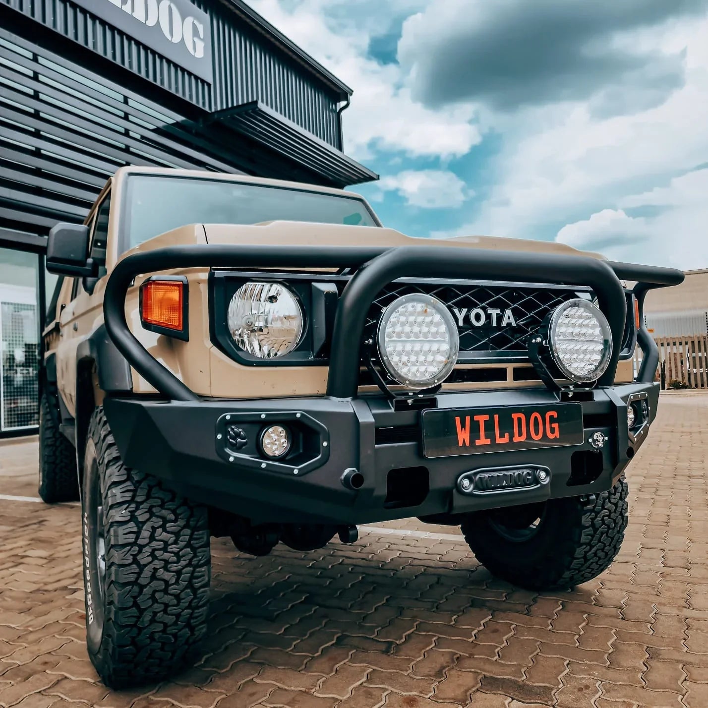 NEW Toyota Facelift Land Cruiser 70 Series- Wildog Hunter Front Bumper Secondary image