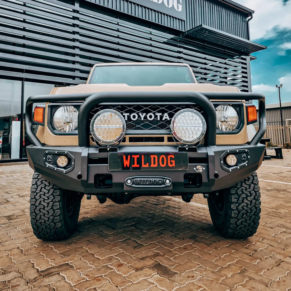 NEW Toyota Facelift Land Cruiser 70 Series- Wildog Hunter Front Bumper Main image