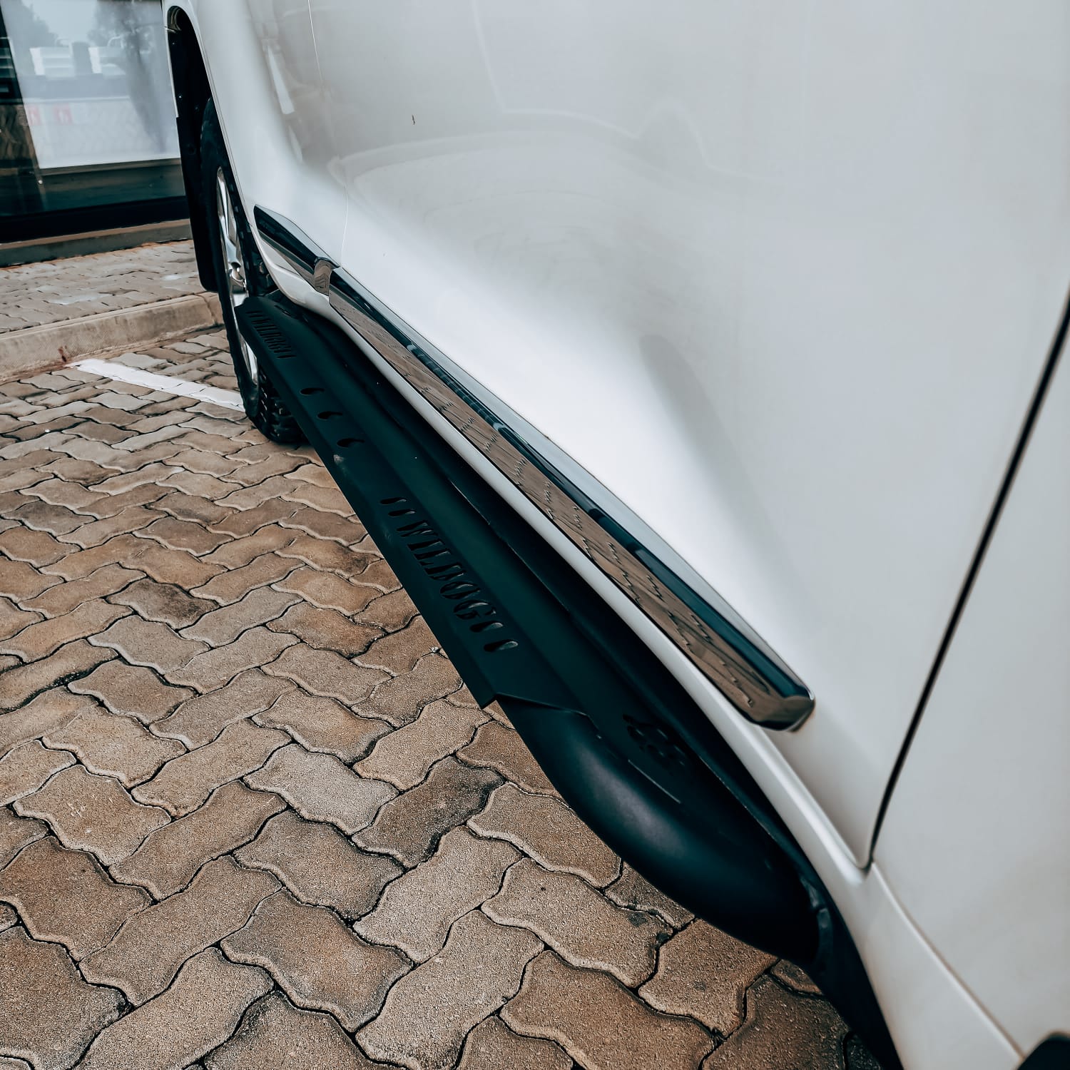 Toyota LC 200 Wildog Rock Sliders Secondary image