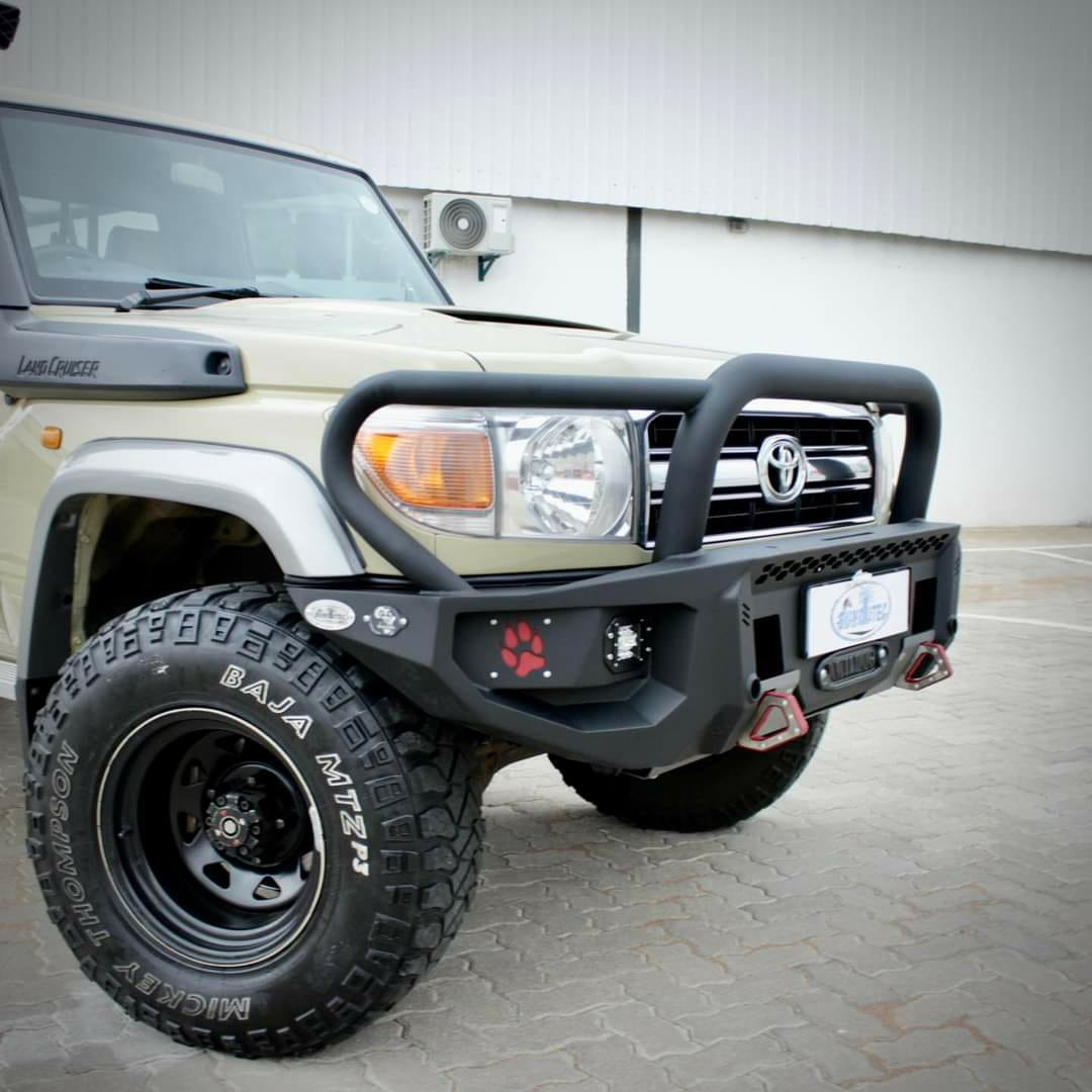 Toyota LC 76 & 79 Pre Facelift Wildog Buffelsfontein Hunter Replacement Front Bumper (Bash Plate Incl)