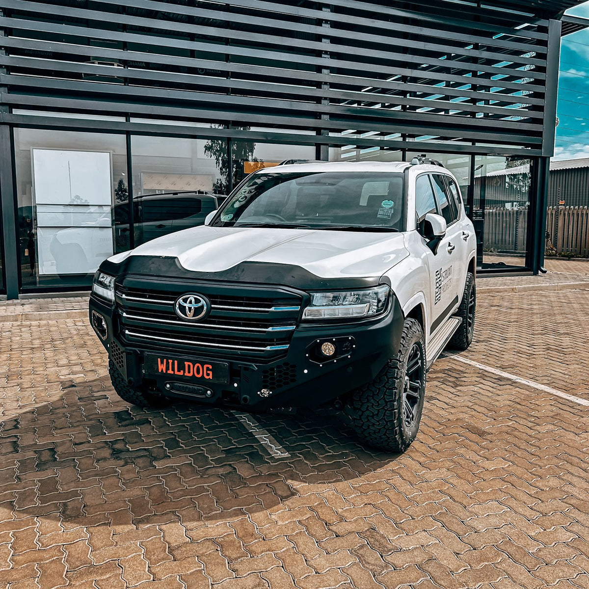 Toyota Land Cruiser 300 Wildog K9 Front Bumper (No Nudge) Main image